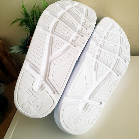 Fila Women's Sleek Slide BX Logo Slip-On Slides Sandals White - M9 W10 - Picture 6 of 8
